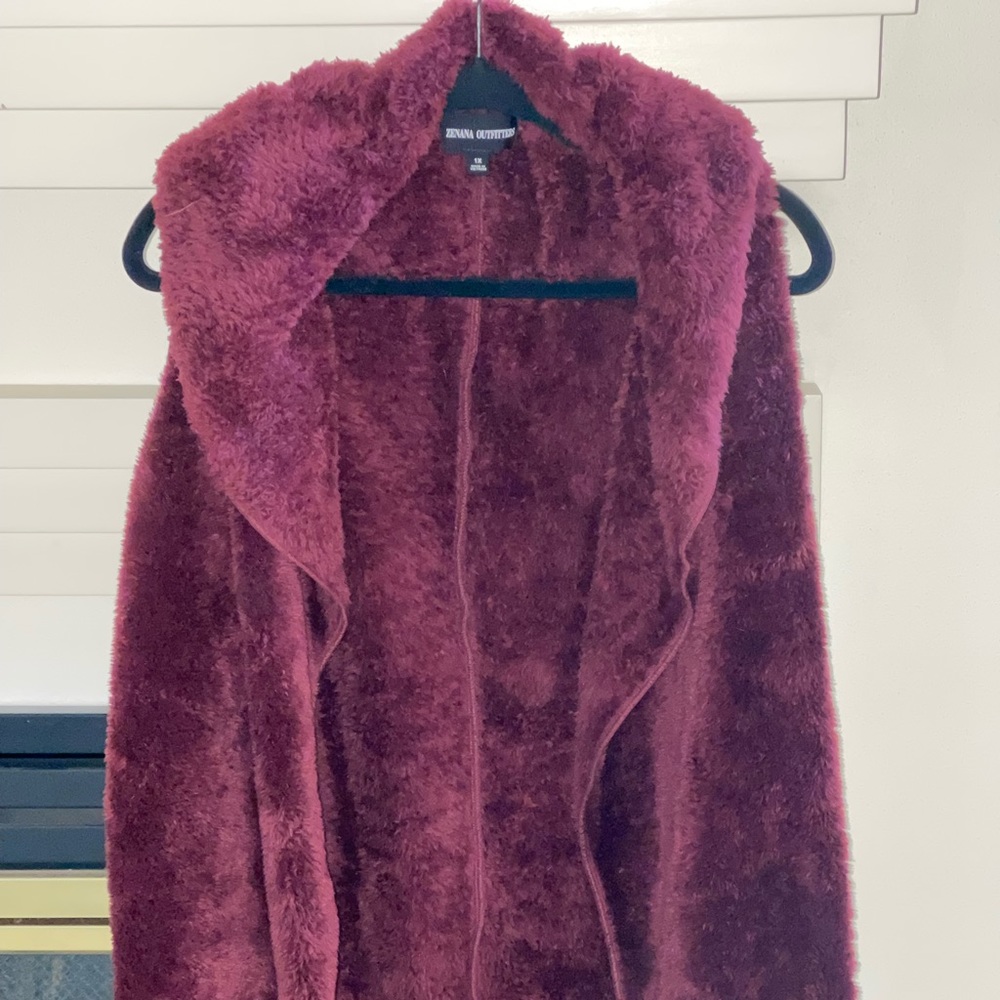 Zenana Outfitters Burgundy faux fur vest with hood.